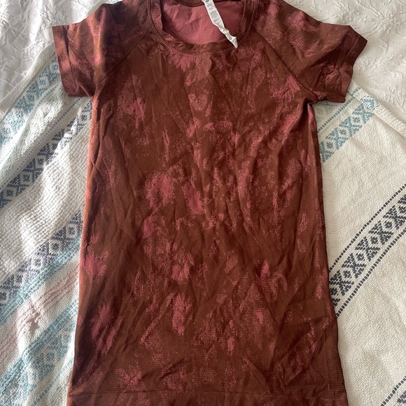 lulu swiftly tech-worn once,cheetah like patter of brown w pink! - Picture 2 of 4